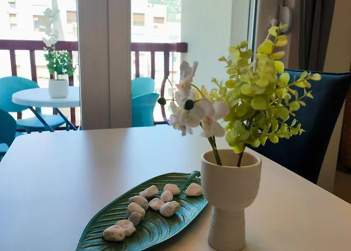 Riverstone موستار